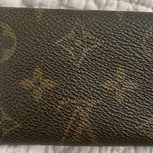 Authentic Louis Vuitton Key Chain Case